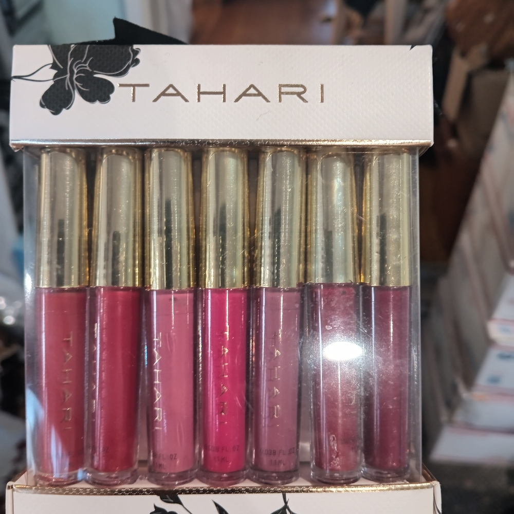 15 Pieces Tahari Lip Gloss Collection - Bold Pink and Red
